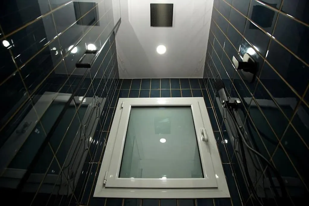 Modern Style Suite Vipgreece-1